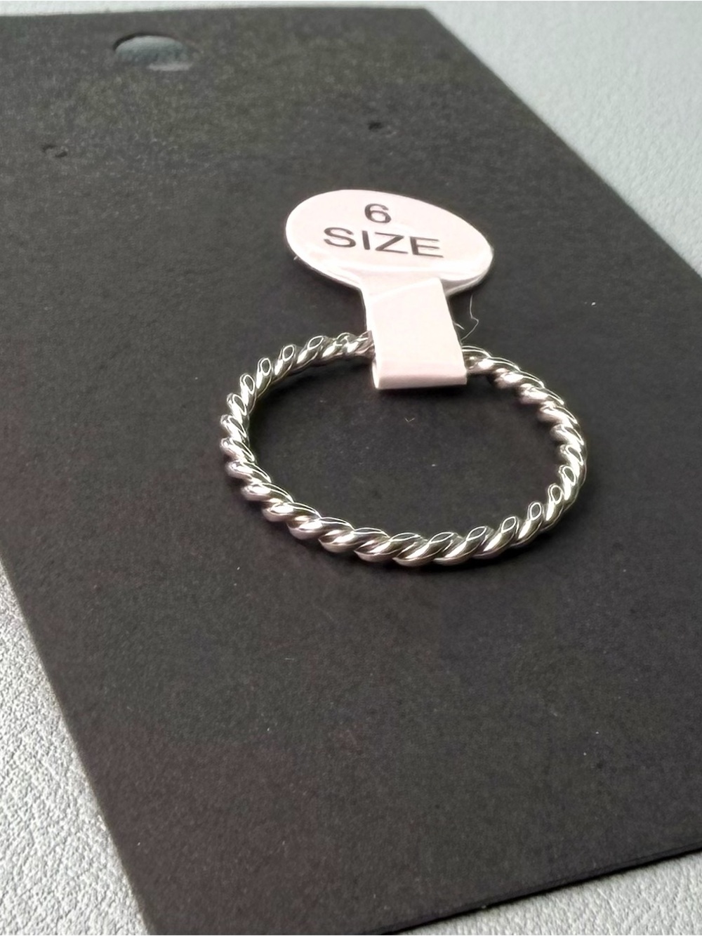 Minimalist Twisted Silver Band Ring - Size 6